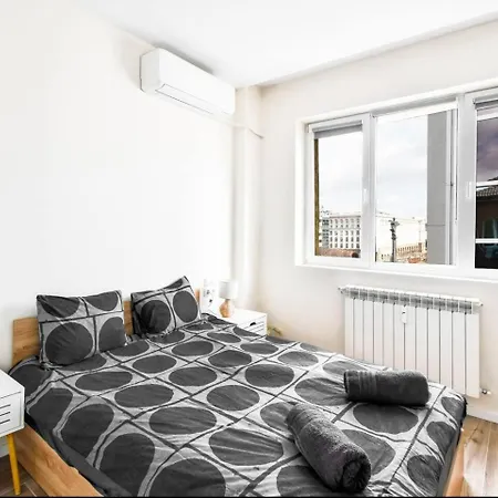Skyline View - Very - Metro - Washer&dryer Апартамент София