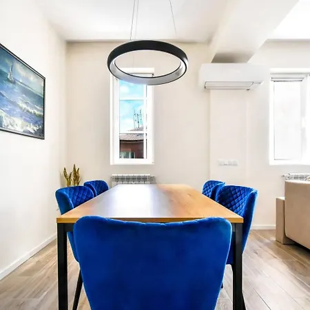 Skyline View - Very - Metro - Washer&dryer Apartman *