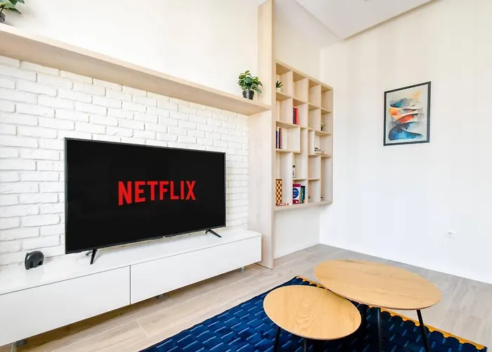 Skyline View - Very - Metro - Washer&dryer *