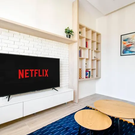 Skyline View - Very - Metro - Washer&dryer *