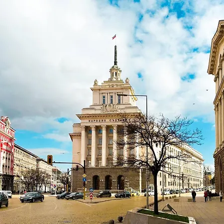 Skyline View - Very - Metro - Washer&dryer София